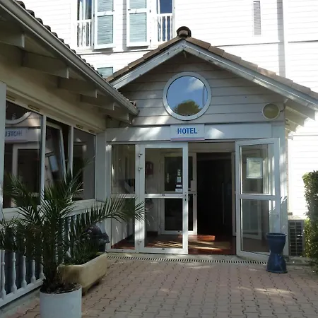 & Restaurant Heliotel 2* Montferrier-sur-Lez