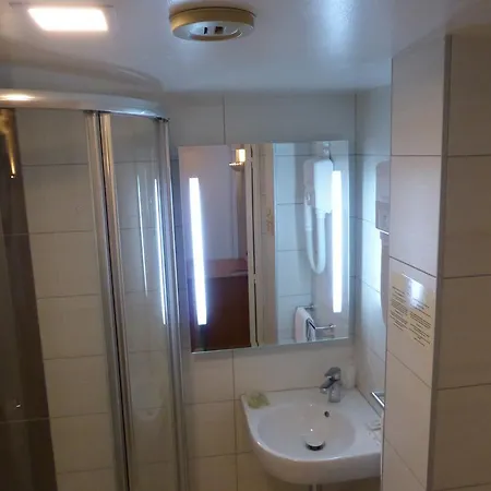 Otel & Restaurant Heliotel Montferrier-sur-Lez