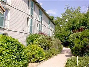 & Restaurant Heliotel Отель Монферье-сюр-Ле